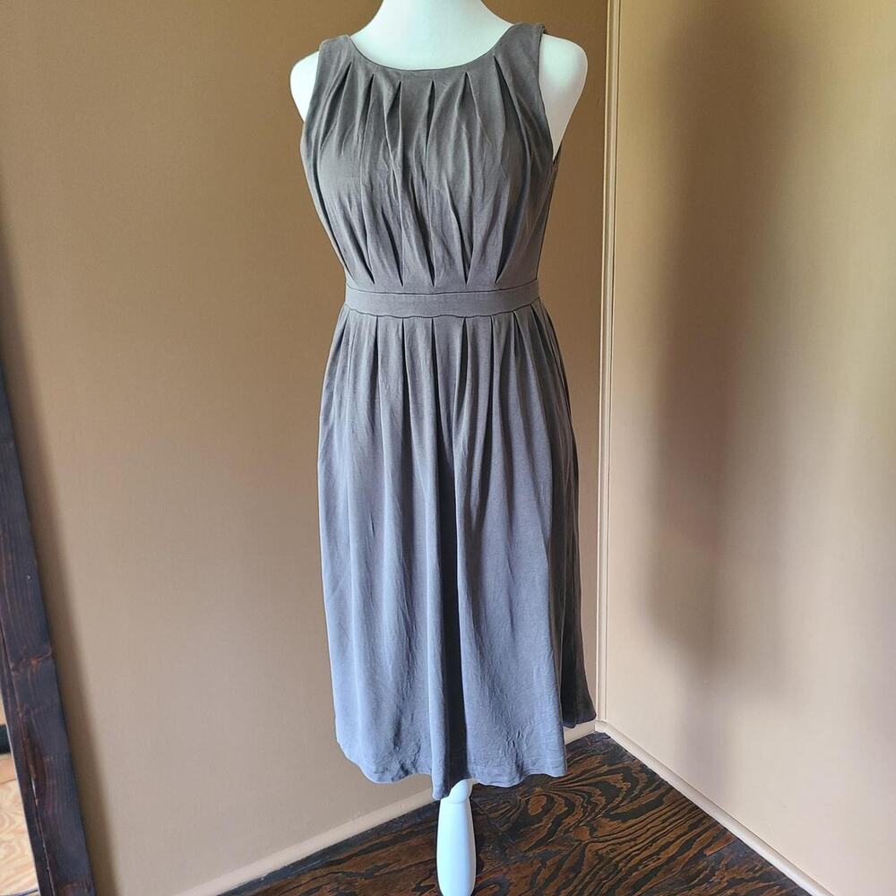 Banana Republic Silk Blend Pleated Dress Taupe Grey Low Back Midi Size XS